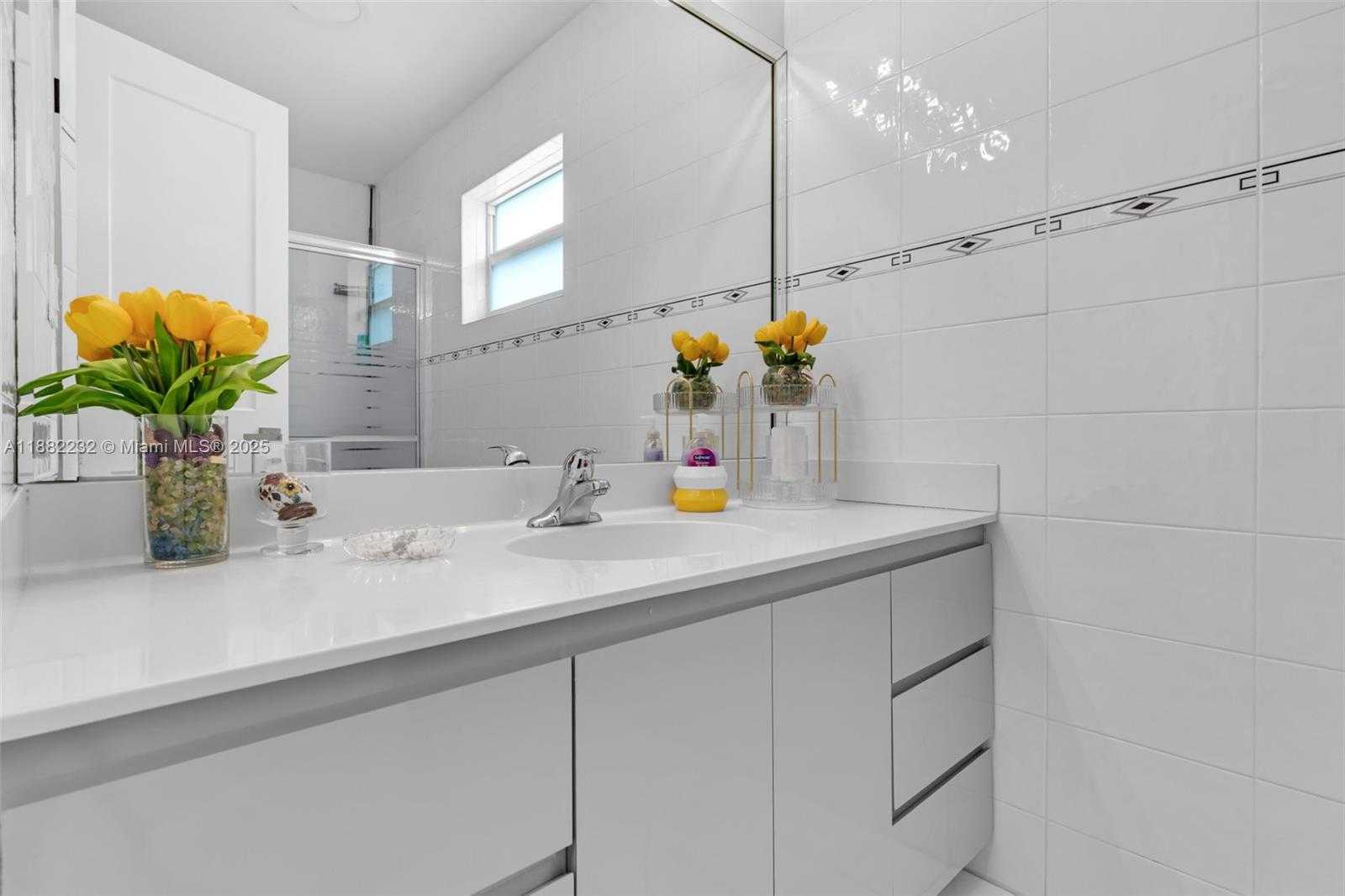 Small Image of 13925 SOUTH WEST 107TH TER, Miami Number 30