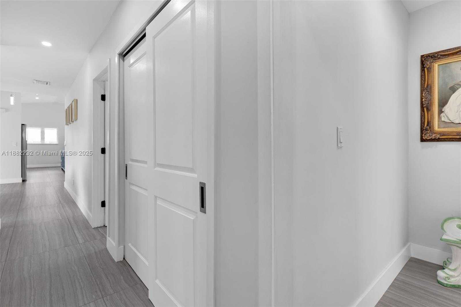 Small Image of 13925 SOUTH WEST 107TH TER, Miami Number 32