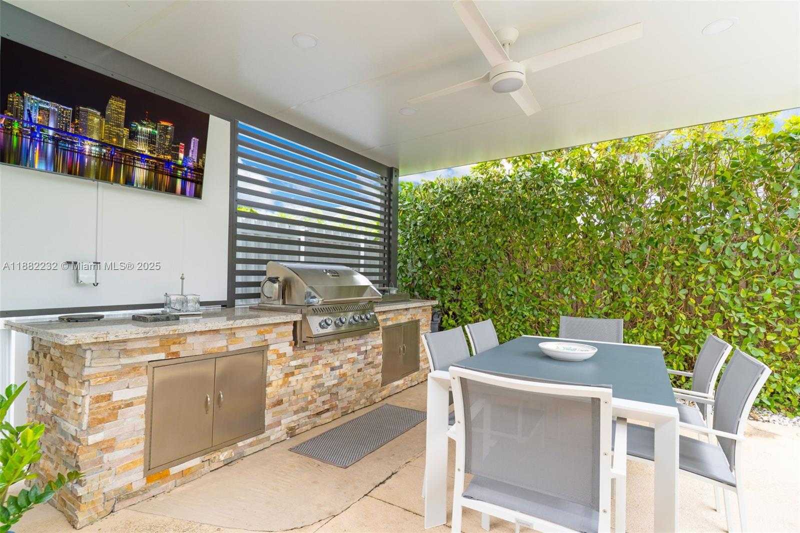 Small Image of 13925 SOUTH WEST 107TH TER, Miami Number 39