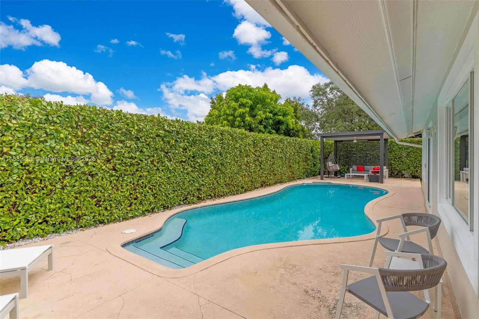 Small Image of 13925 SOUTH WEST 107TH TER, Miami Number 40