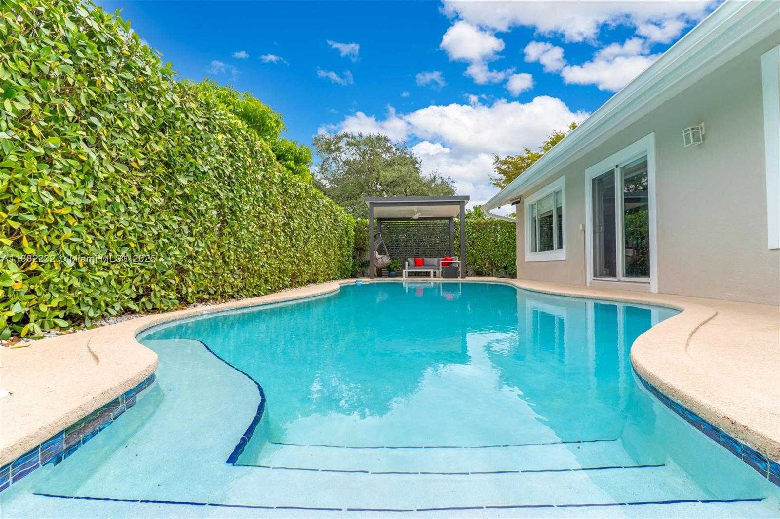 Small Image of 13925 SOUTH WEST 107TH TER, Miami Number 41