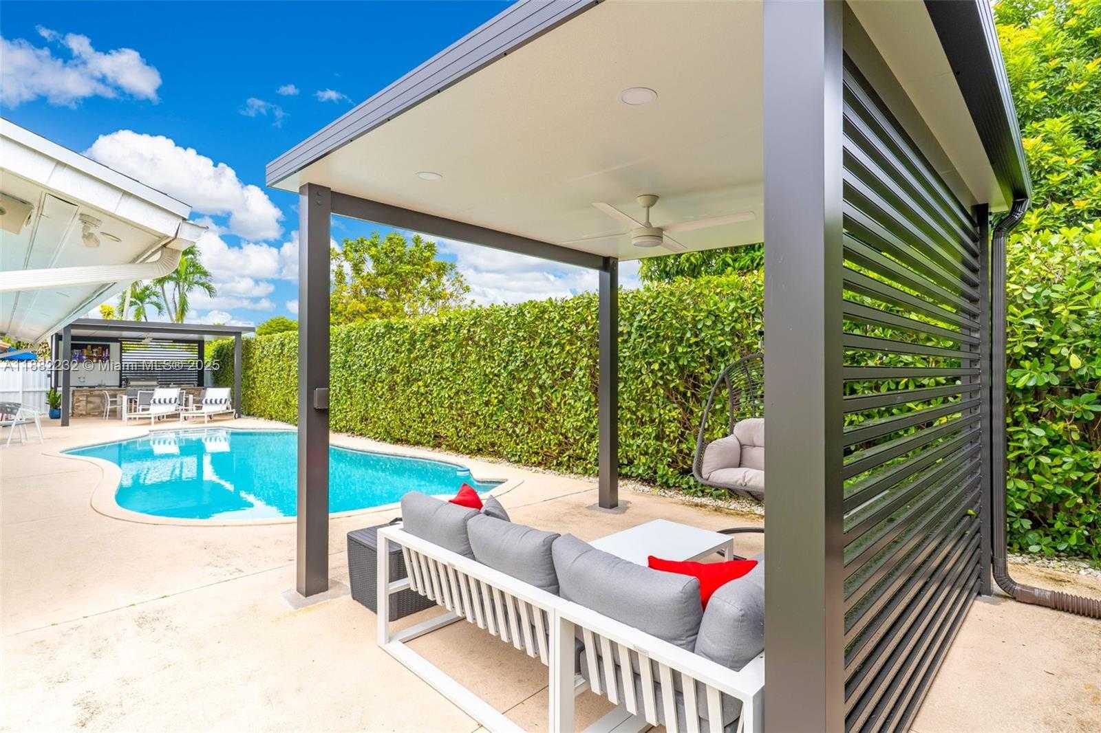 Small Image of 13925 SOUTH WEST 107TH TER, Miami Number 44