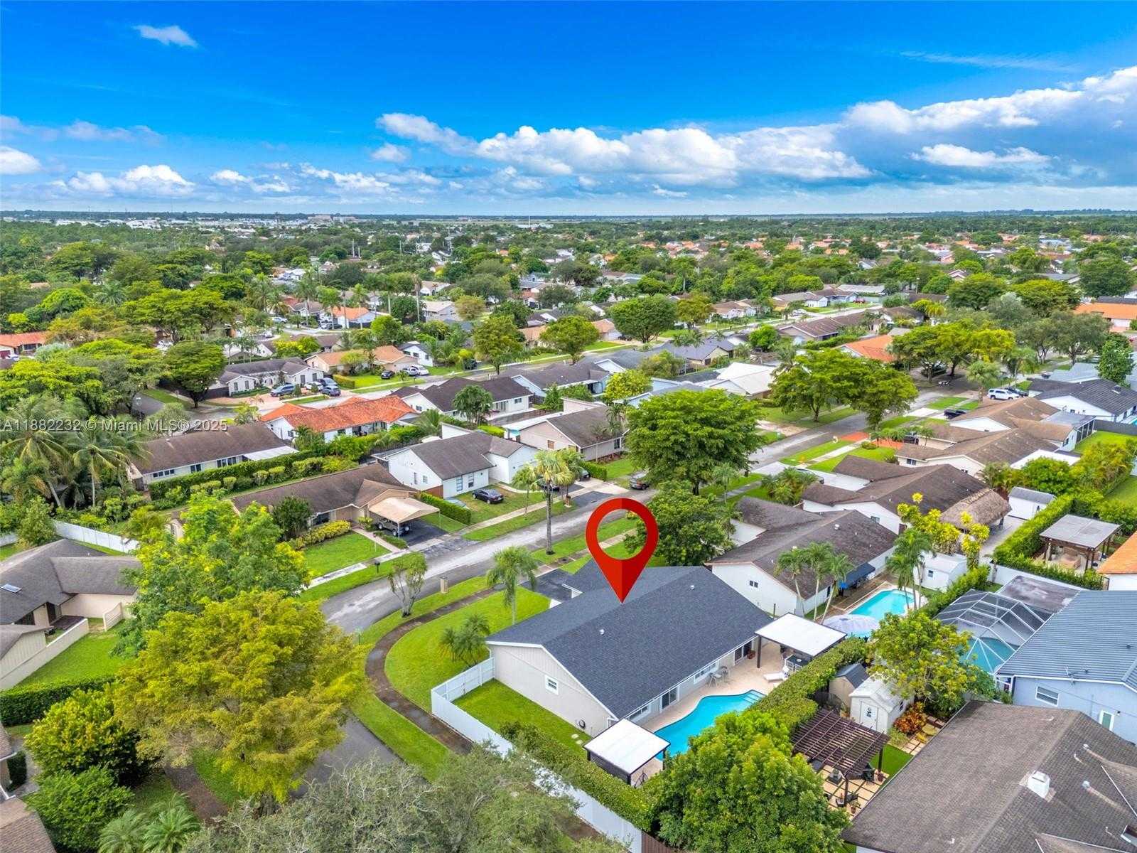Small Image of 13925 SOUTH WEST 107TH TER, Miami Number 47