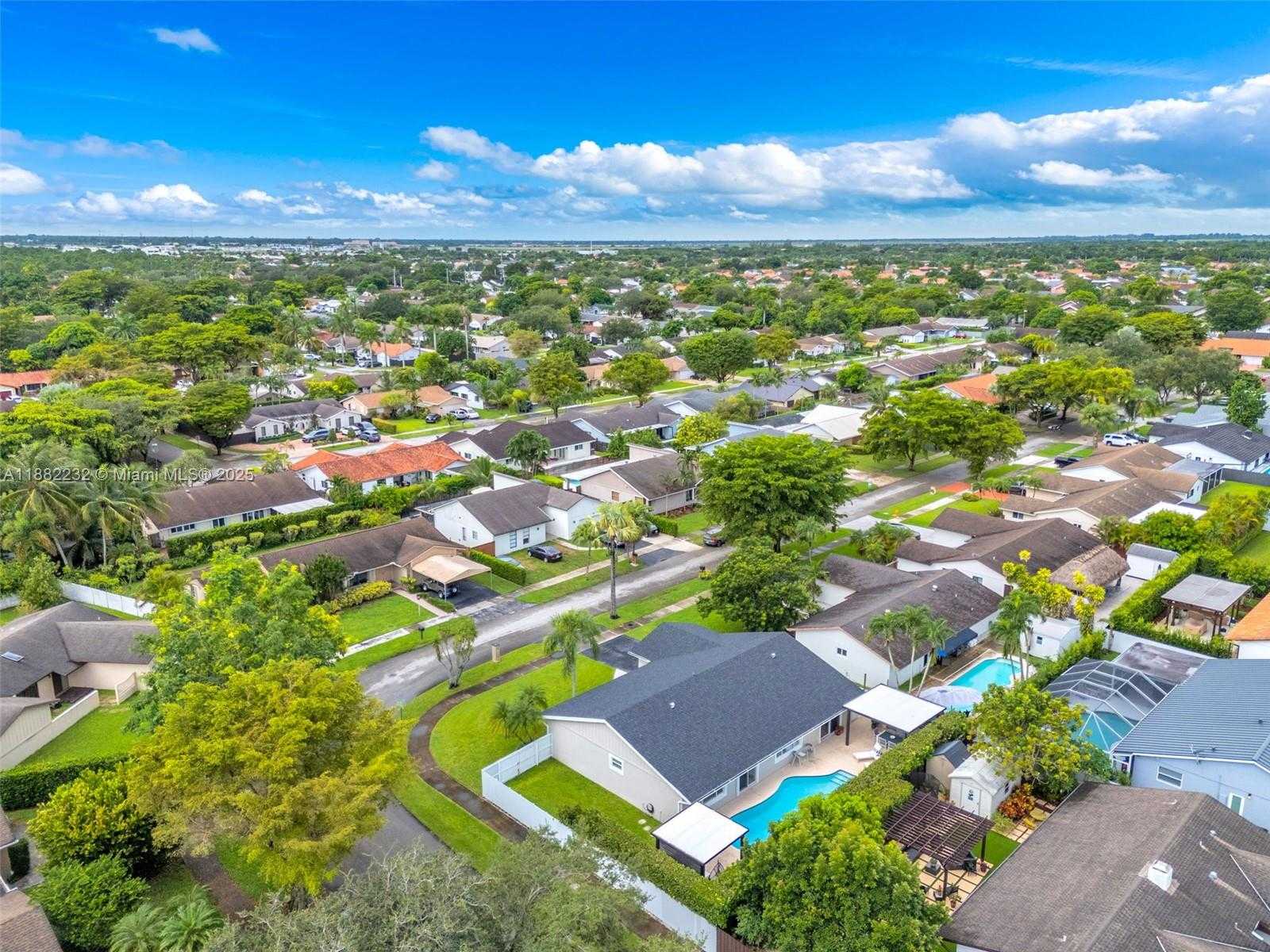 Small Image of 13925 SOUTH WEST 107TH TER, Miami Number 48