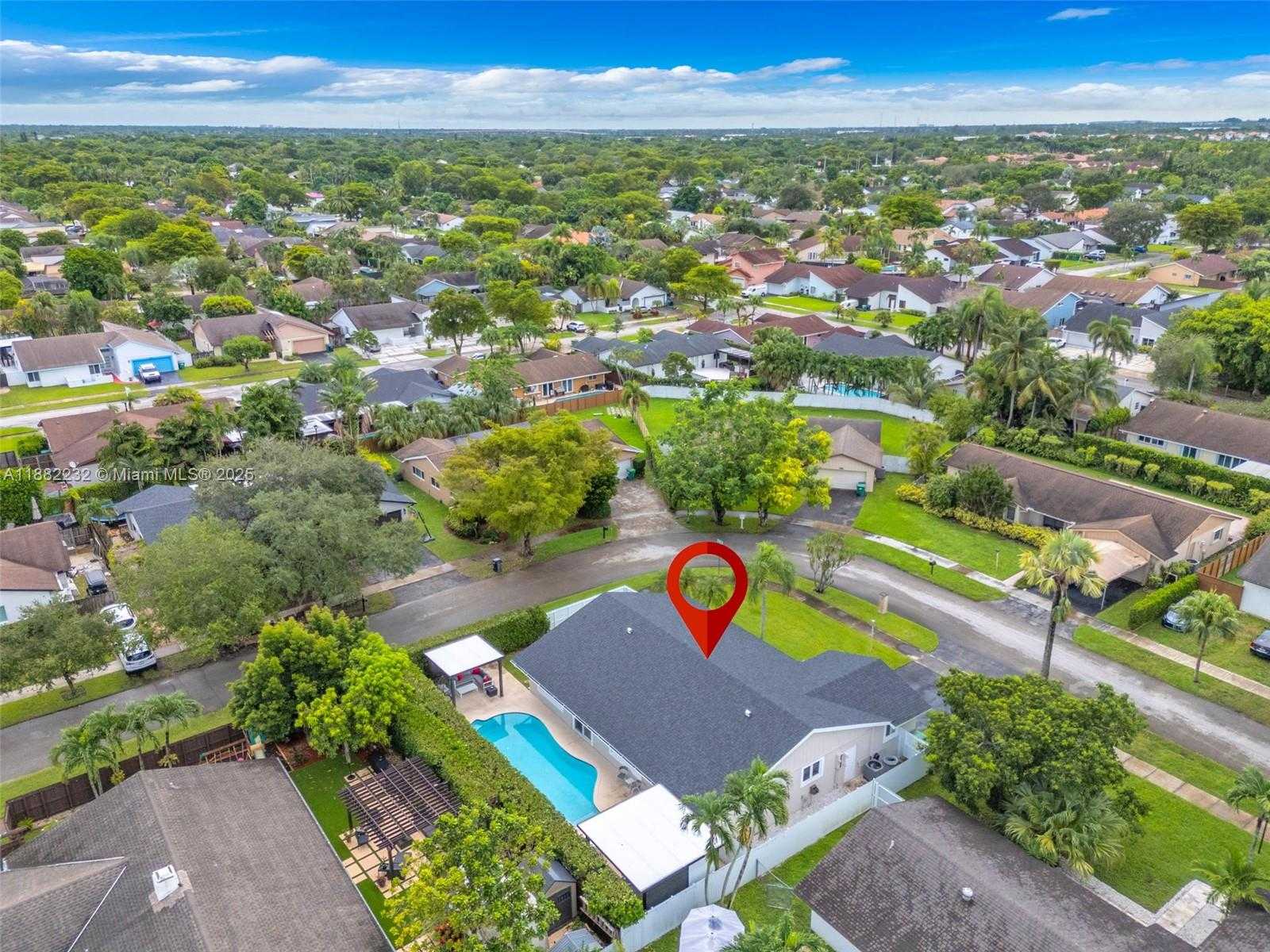 Small Image of 13925 SOUTH WEST 107TH TER, Miami Number 49