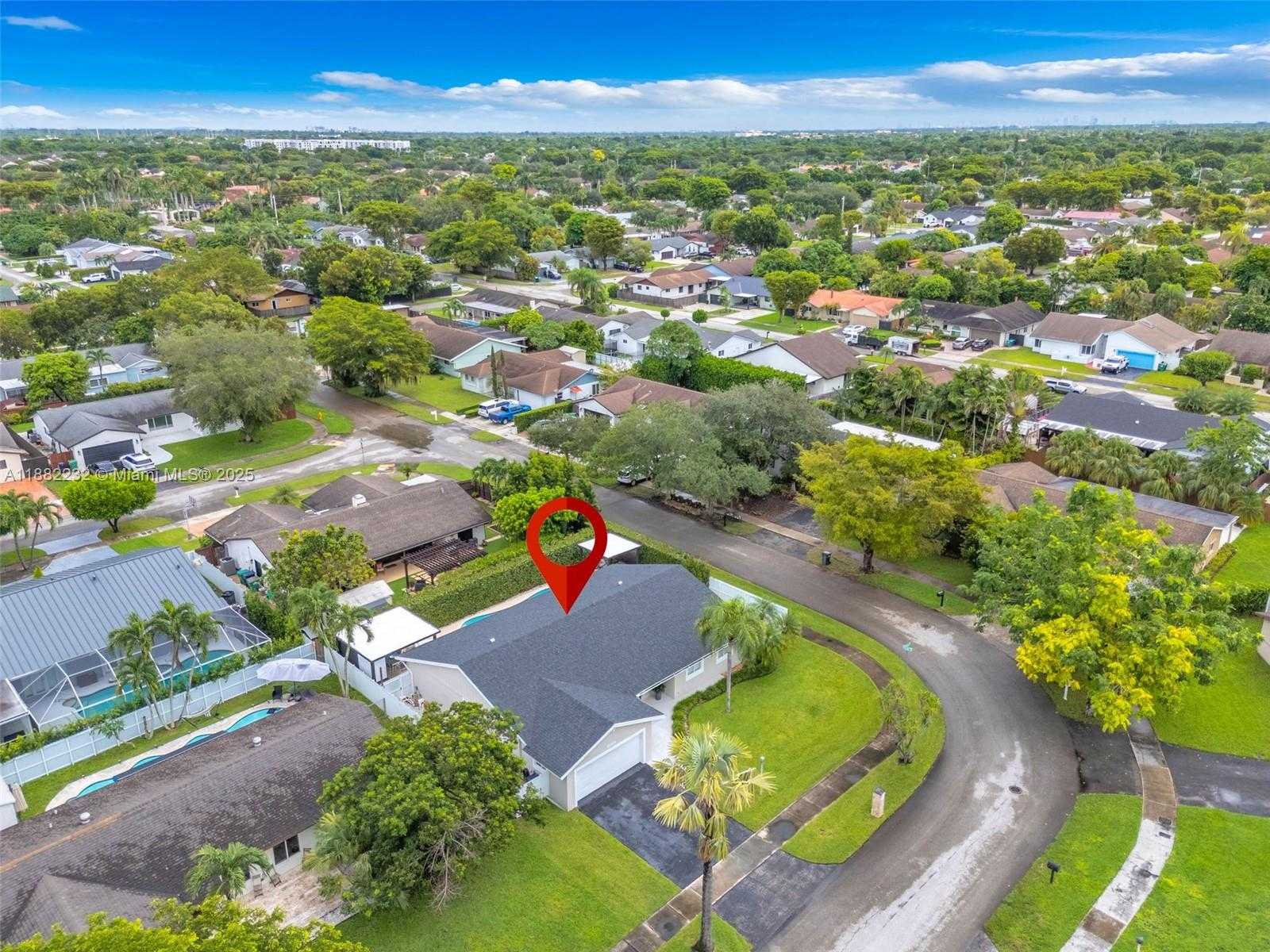 Small Image of 13925 SOUTH WEST 107TH TER, Miami Number 51