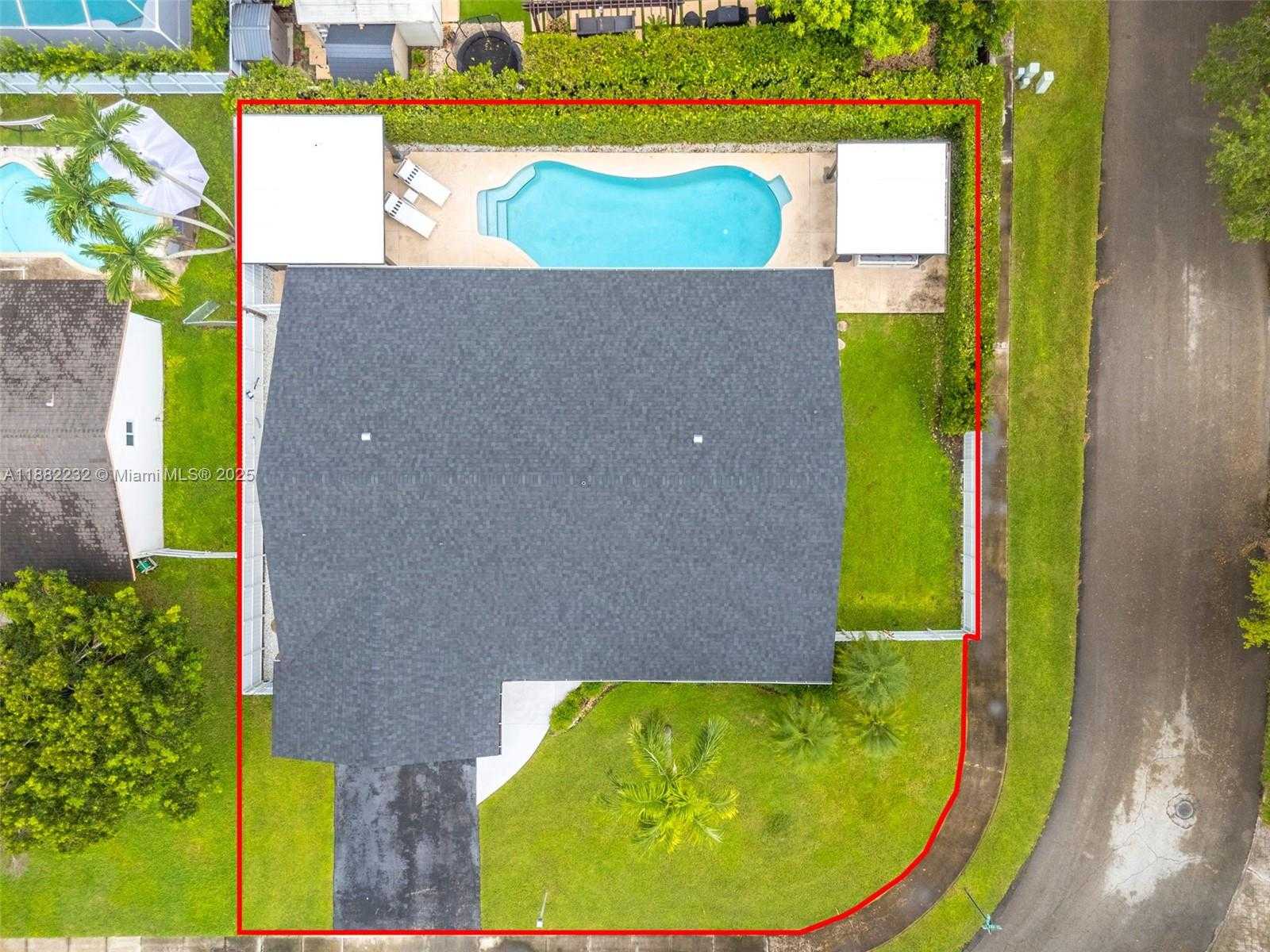 Small Image of 13925 SOUTH WEST 107TH TER, Miami Number 53
