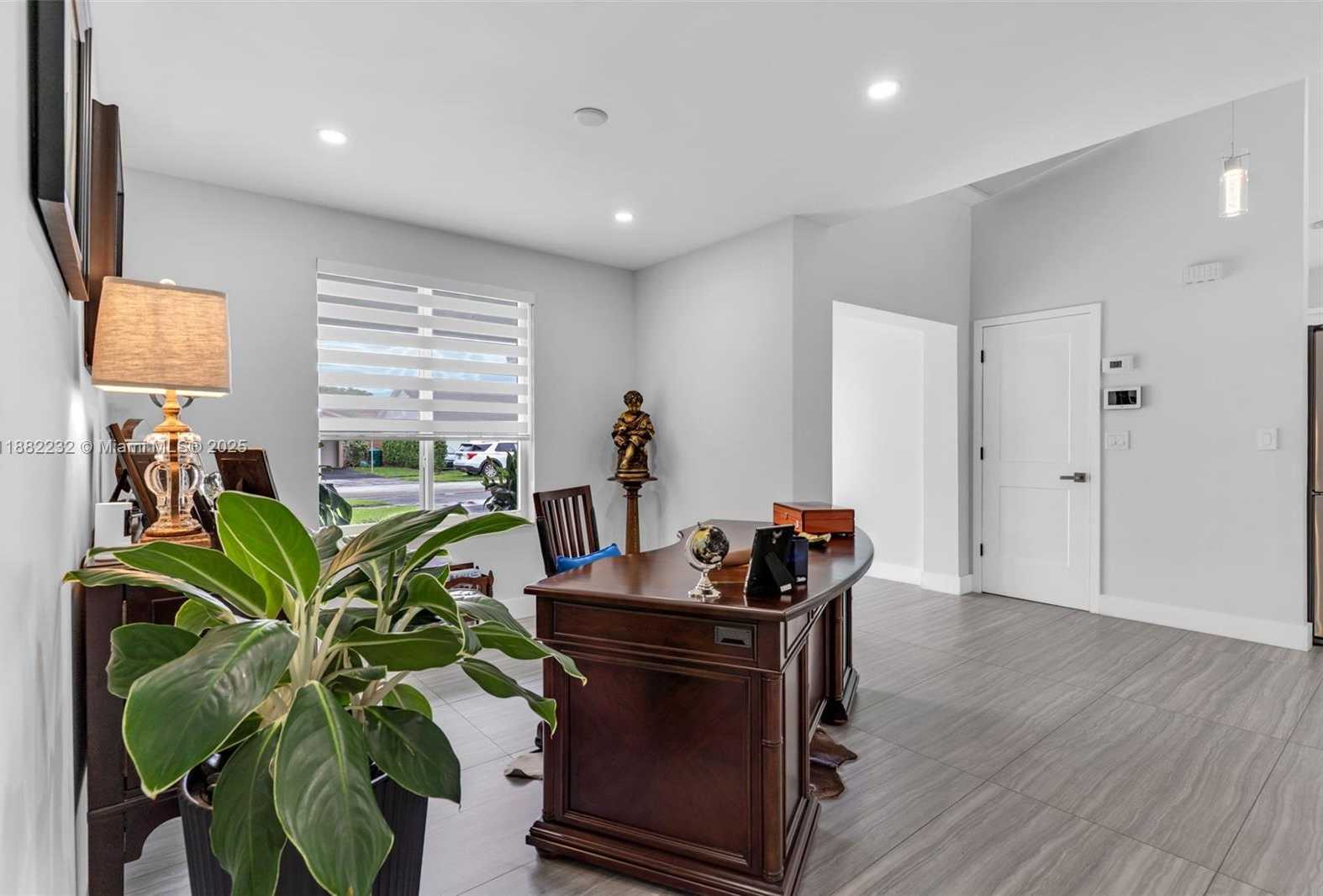 Small Image of 13925 SOUTH WEST 107TH TER, Miami Number 6