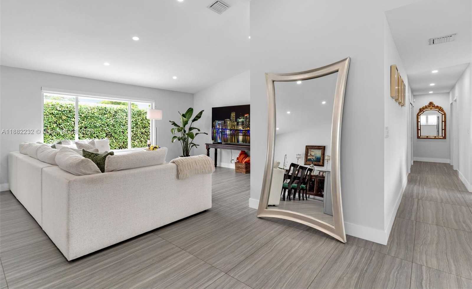 Small Image of 13925 SOUTH WEST 107TH TER, Miami Number 8