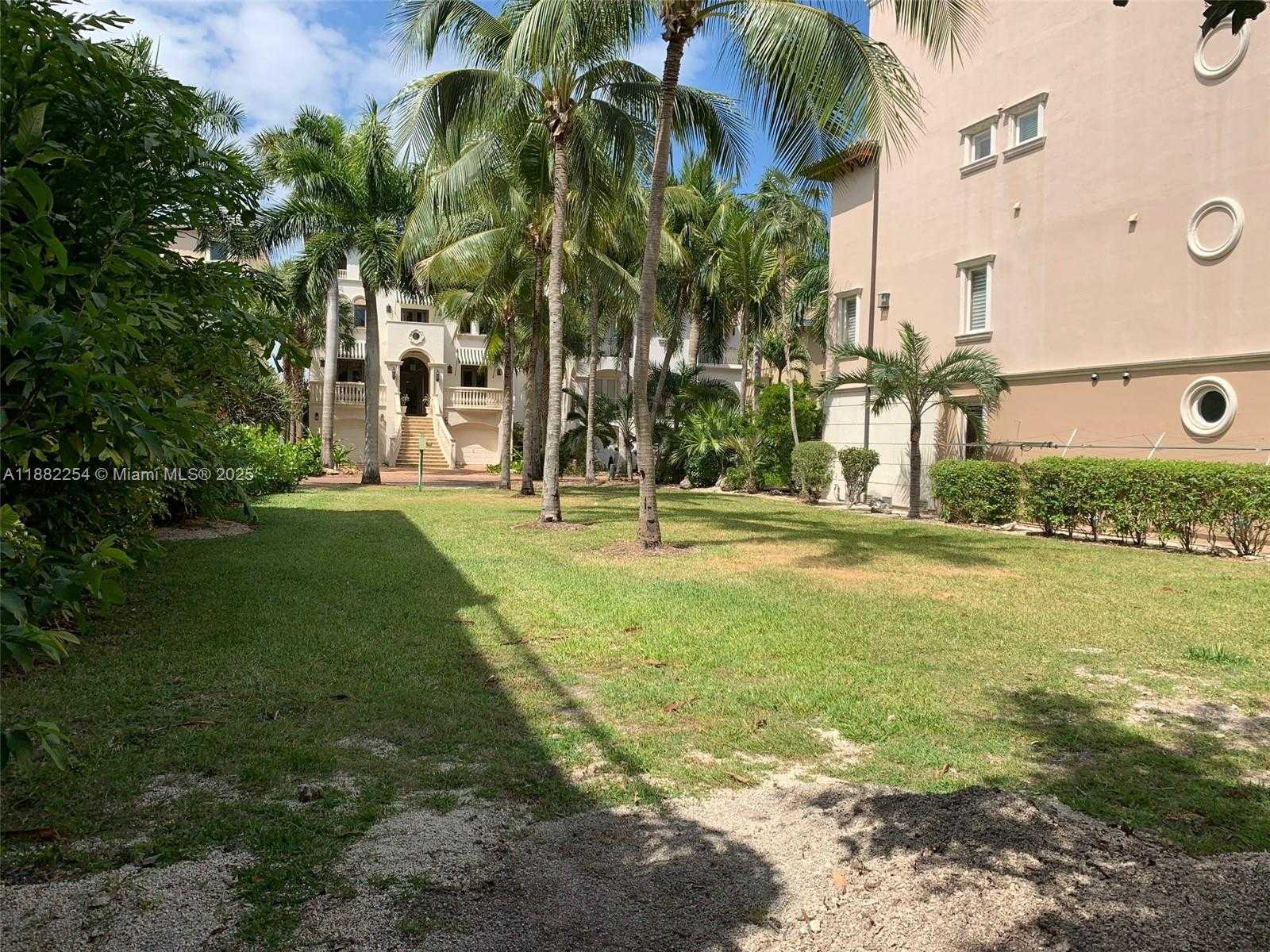 Small Image of 5863 PARADISE POINT DR, Palmetto Bay Number 12