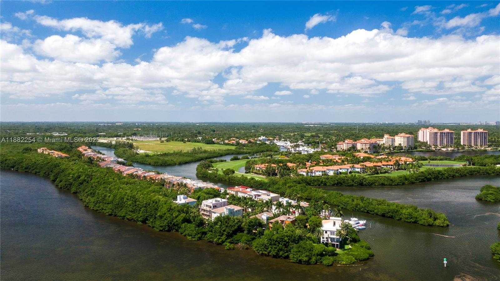 Small Image of 5863 PARADISE POINT DR, Palmetto Bay Number 14