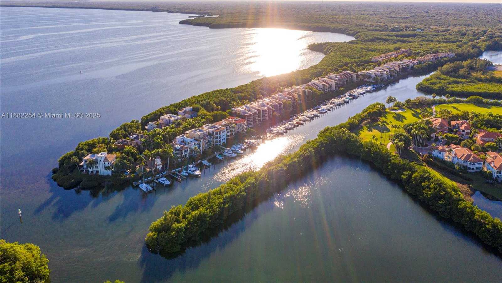 Small Image of 5863 PARADISE POINT DR, Palmetto Bay Number 15