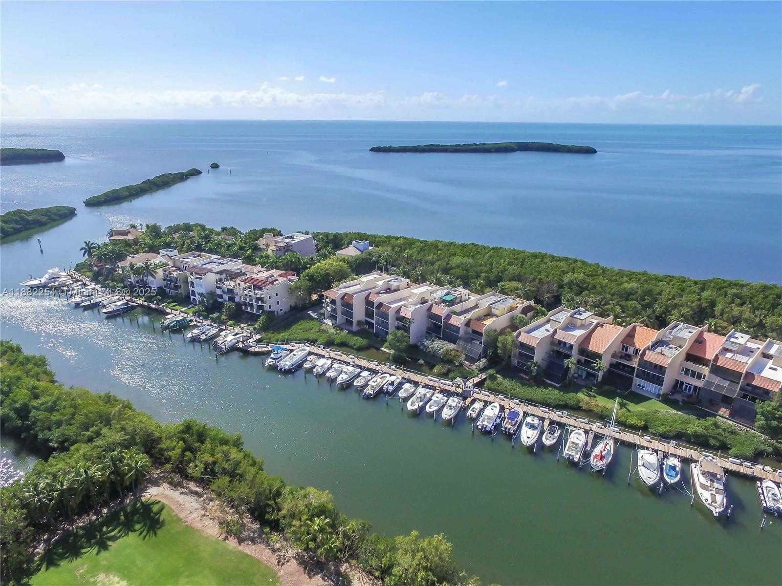 Small Image of 5863 PARADISE POINT DR, Palmetto Bay Number 2