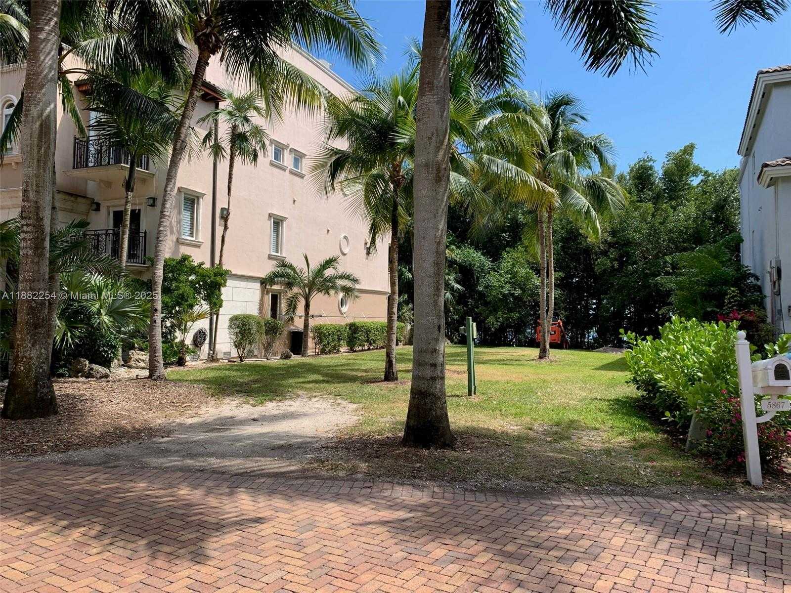 Small Image of 5863 PARADISE POINT DR, Palmetto Bay Number 5