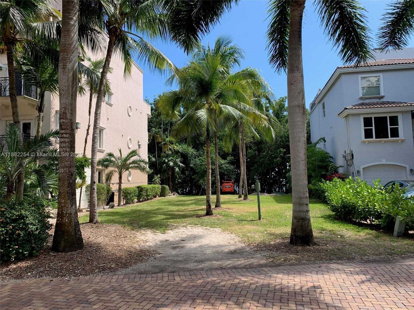Small Image of 5863 PARADISE POINT DR, Palmetto Bay Number 6