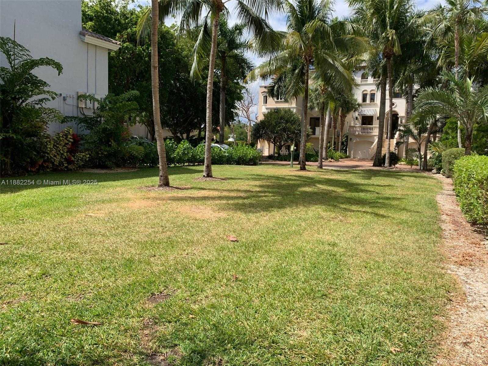 Small Image of 5863 PARADISE POINT DR, Palmetto Bay Number 9