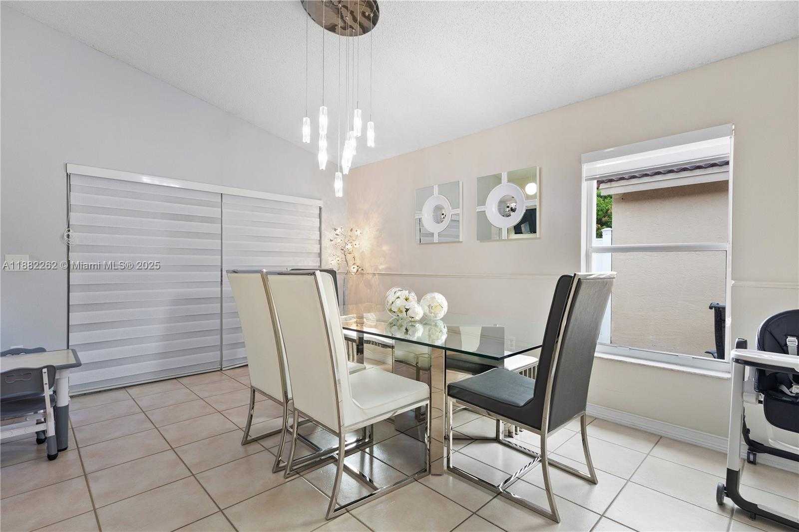 Small Image of 19020 NORTH WEST 54TH AVE, Miami Gardens Number 16