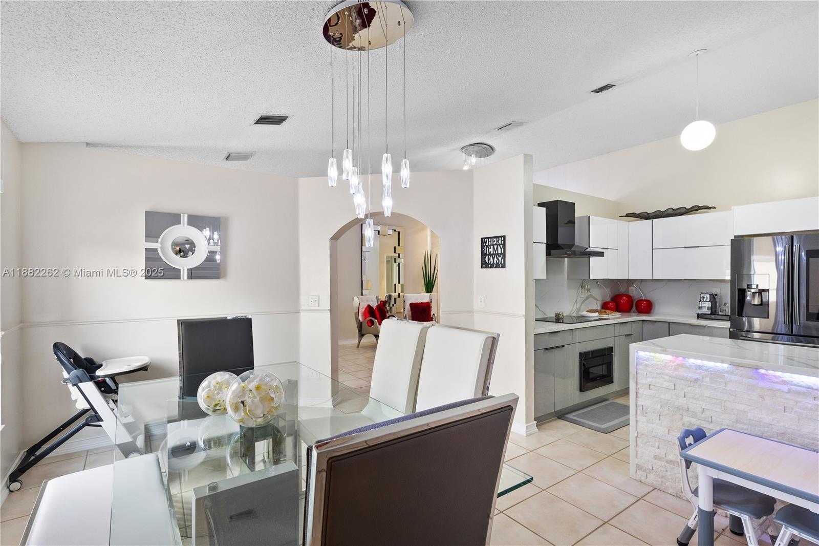 Small Image of 19020 NORTH WEST 54TH AVE, Miami Gardens Number 18