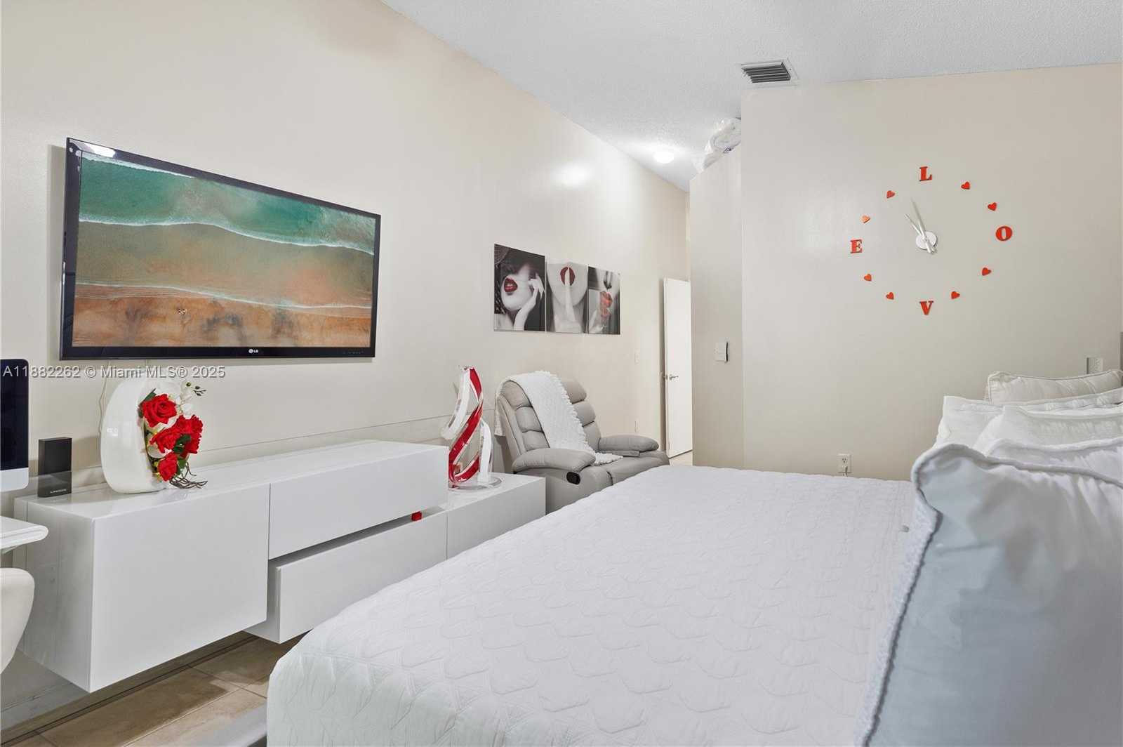 Small Image of 19020 NORTH WEST 54TH AVE, Miami Gardens Number 27