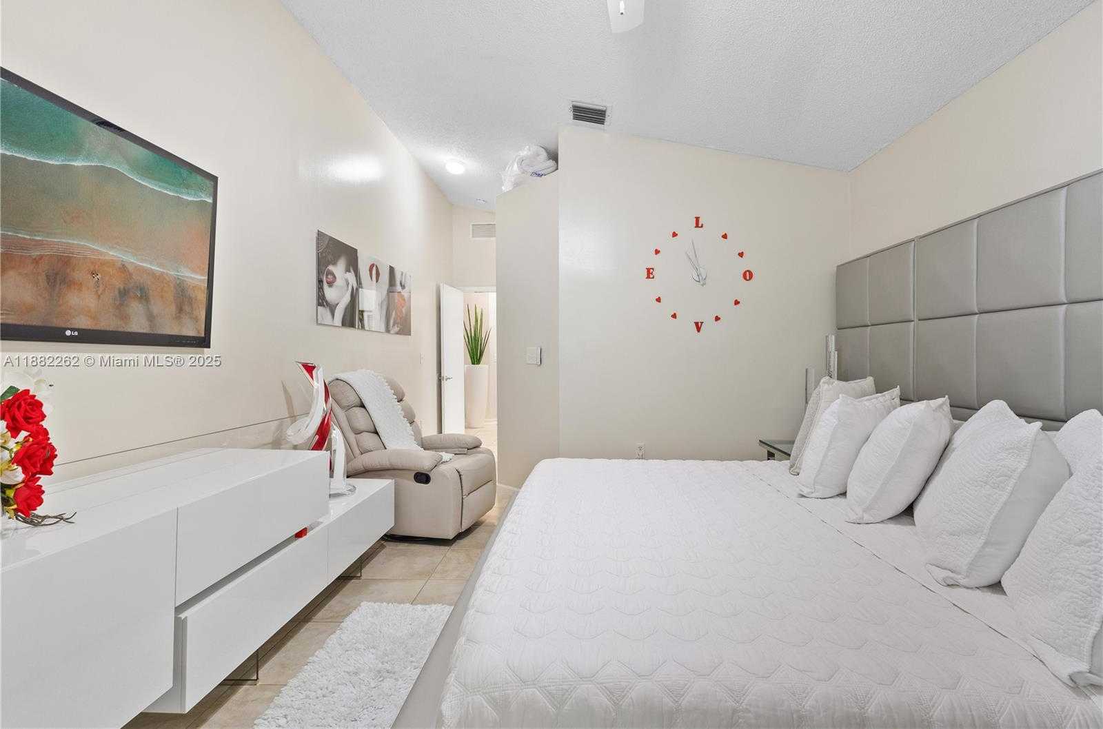 Small Image of 19020 NORTH WEST 54TH AVE, Miami Gardens Number 28