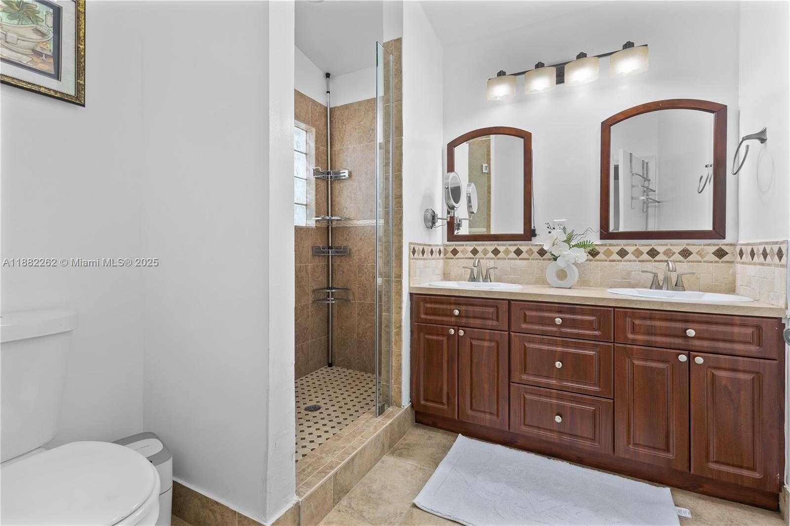Small Image of 19020 NORTH WEST 54TH AVE, Miami Gardens Number 29
