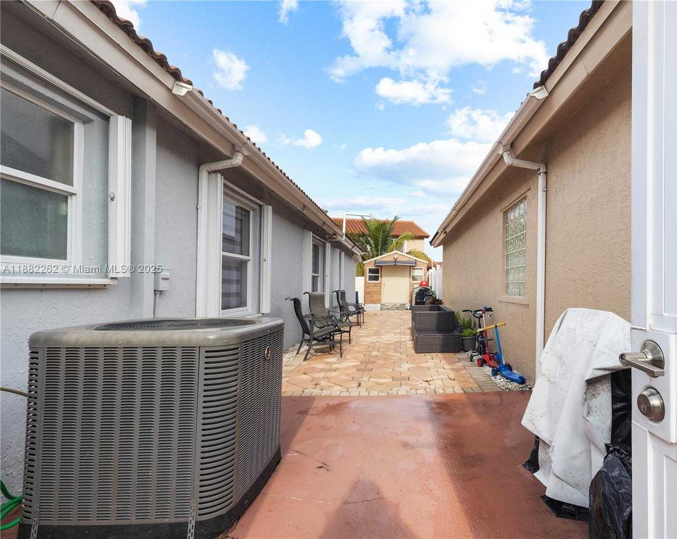 Small Image of 19020 NORTH WEST 54TH AVE, Miami Gardens Number 44