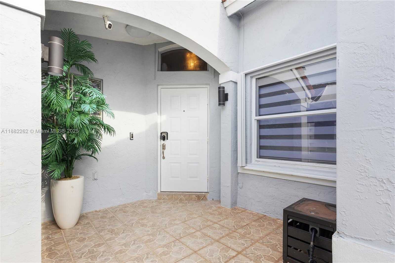 Small Image of 19020 NORTH WEST 54TH AVE, Miami Gardens Number 9