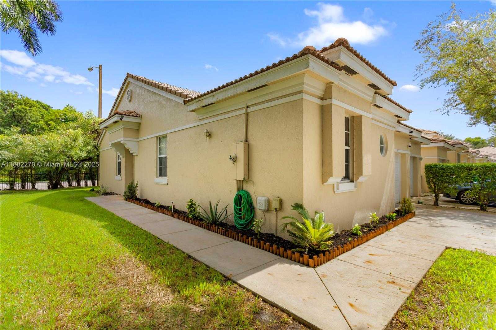 Small Image of 3143 ENCLAVE WAY, Lauderhill Number 2