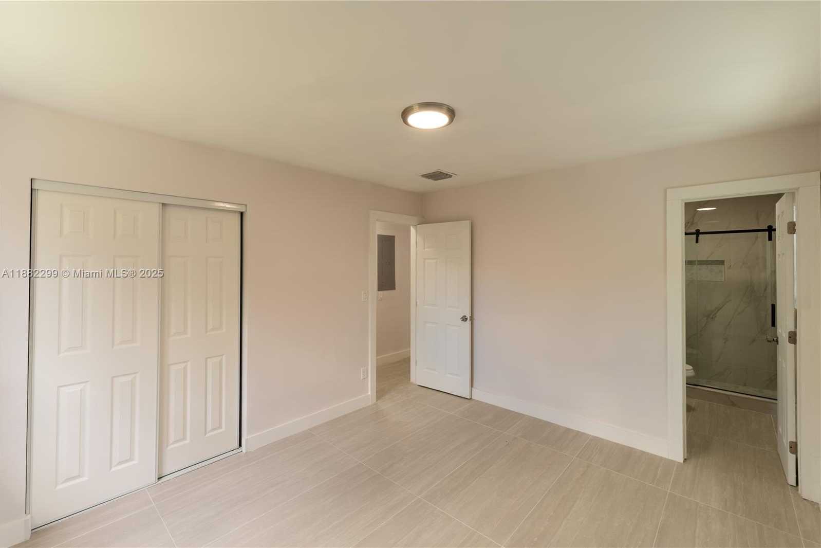 Small Image of 11872 SOUTH WEST 196TH TER, Miami Number 12