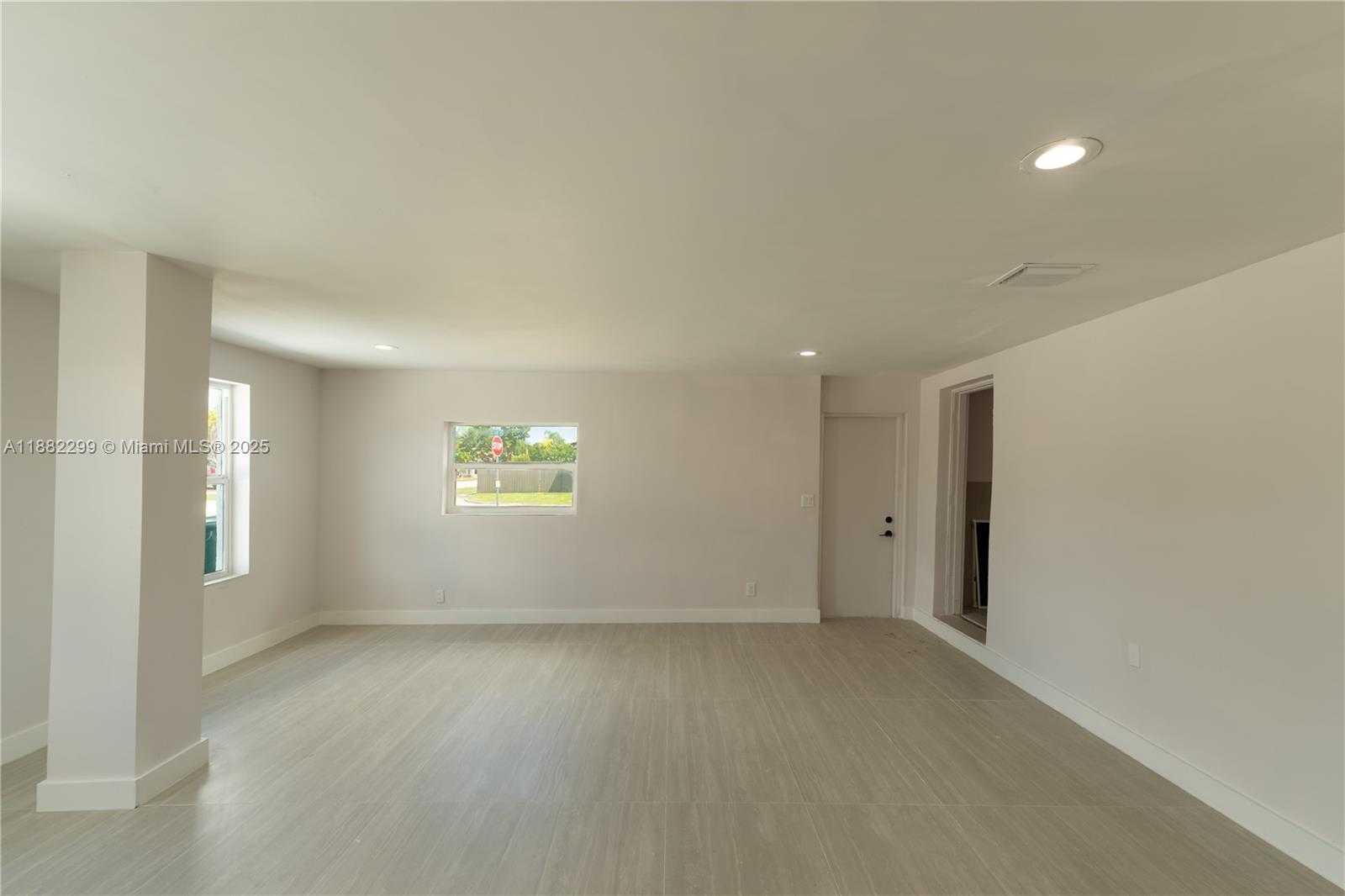 Small Image of 11872 SOUTH WEST 196TH TER, Miami Number 19