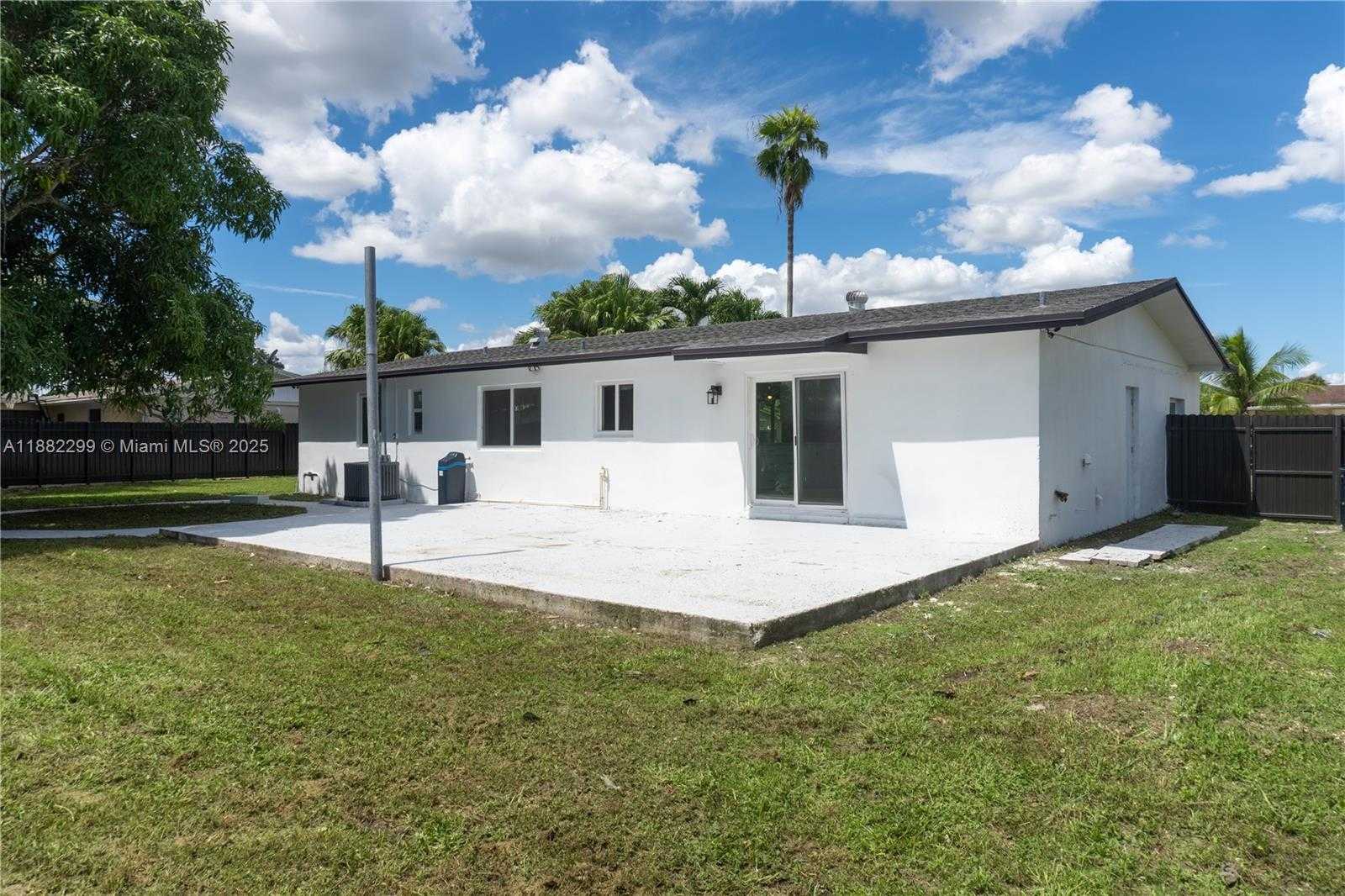 Small Image of 11872 SOUTH WEST 196TH TER, Miami Number 20