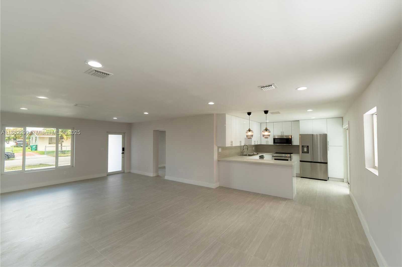 Small Image of 11872 SOUTH WEST 196TH TER, Miami Number 6