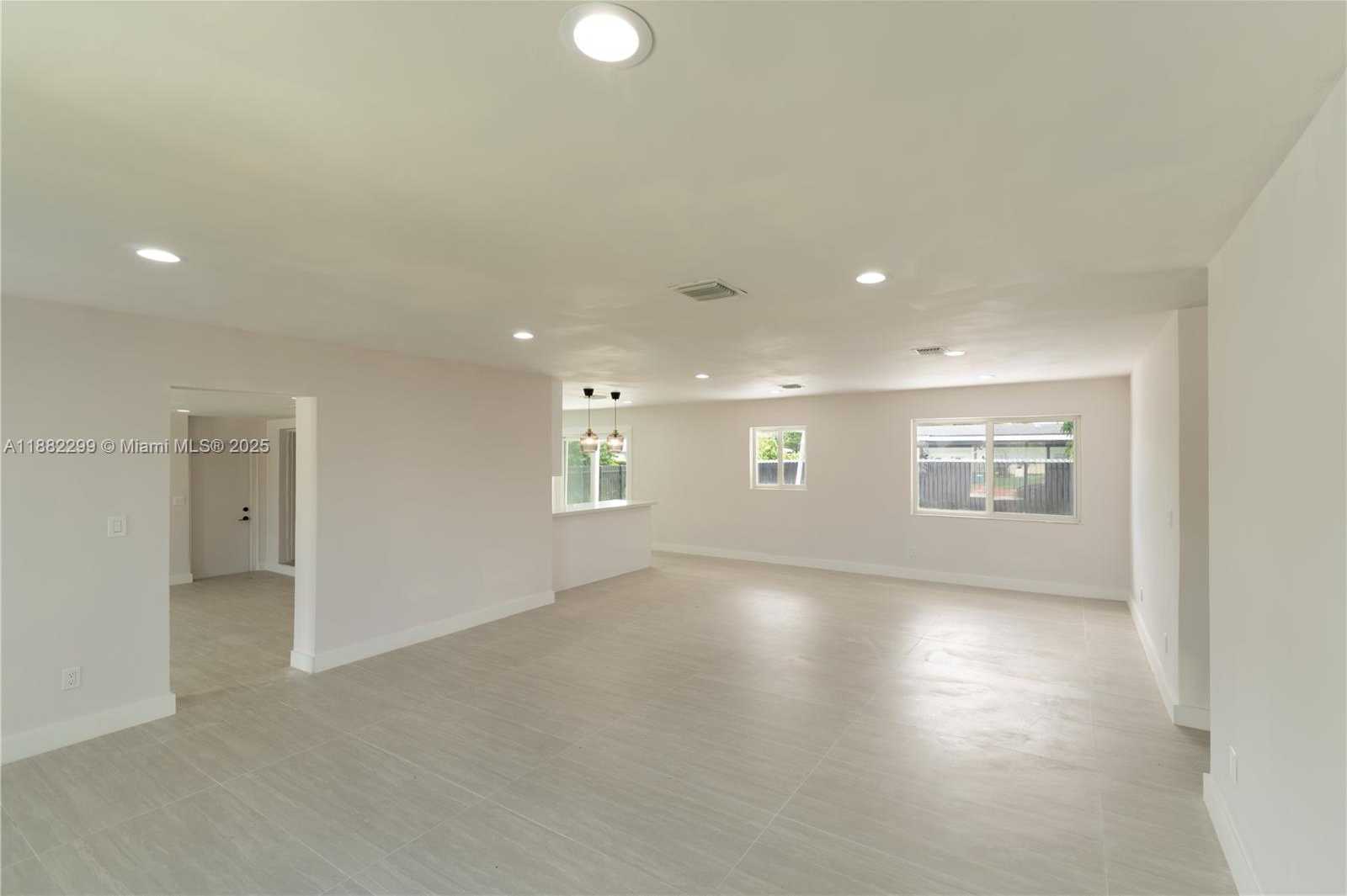 Small Image of 11872 SOUTH WEST 196TH TER, Miami Number 7