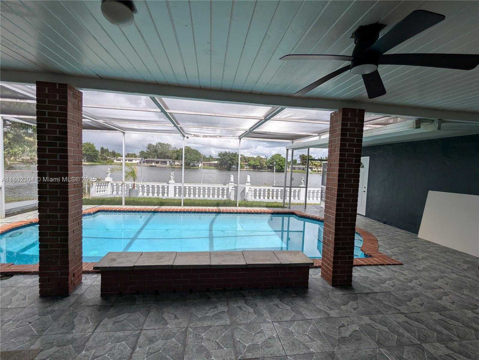 Small Image of 6757 ROSE DR, Miramar Number 10