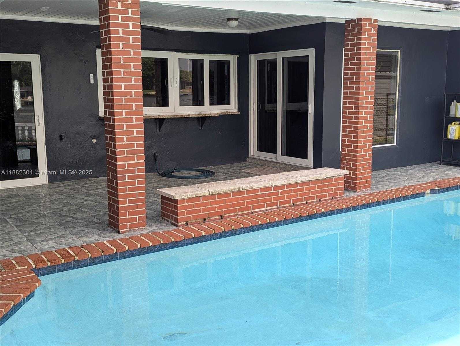 Small Image of 6757 ROSE DR, Miramar Number 11