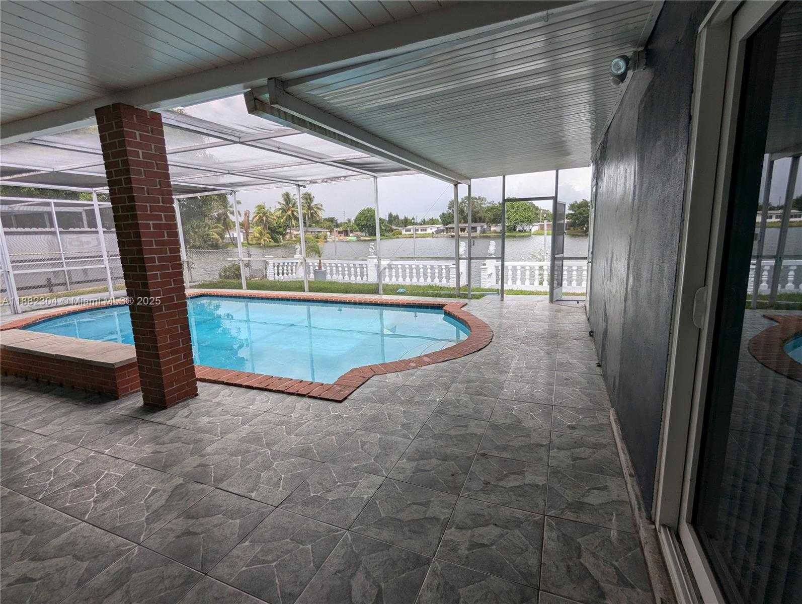 Small Image of 6757 ROSE DR, Miramar Number 12