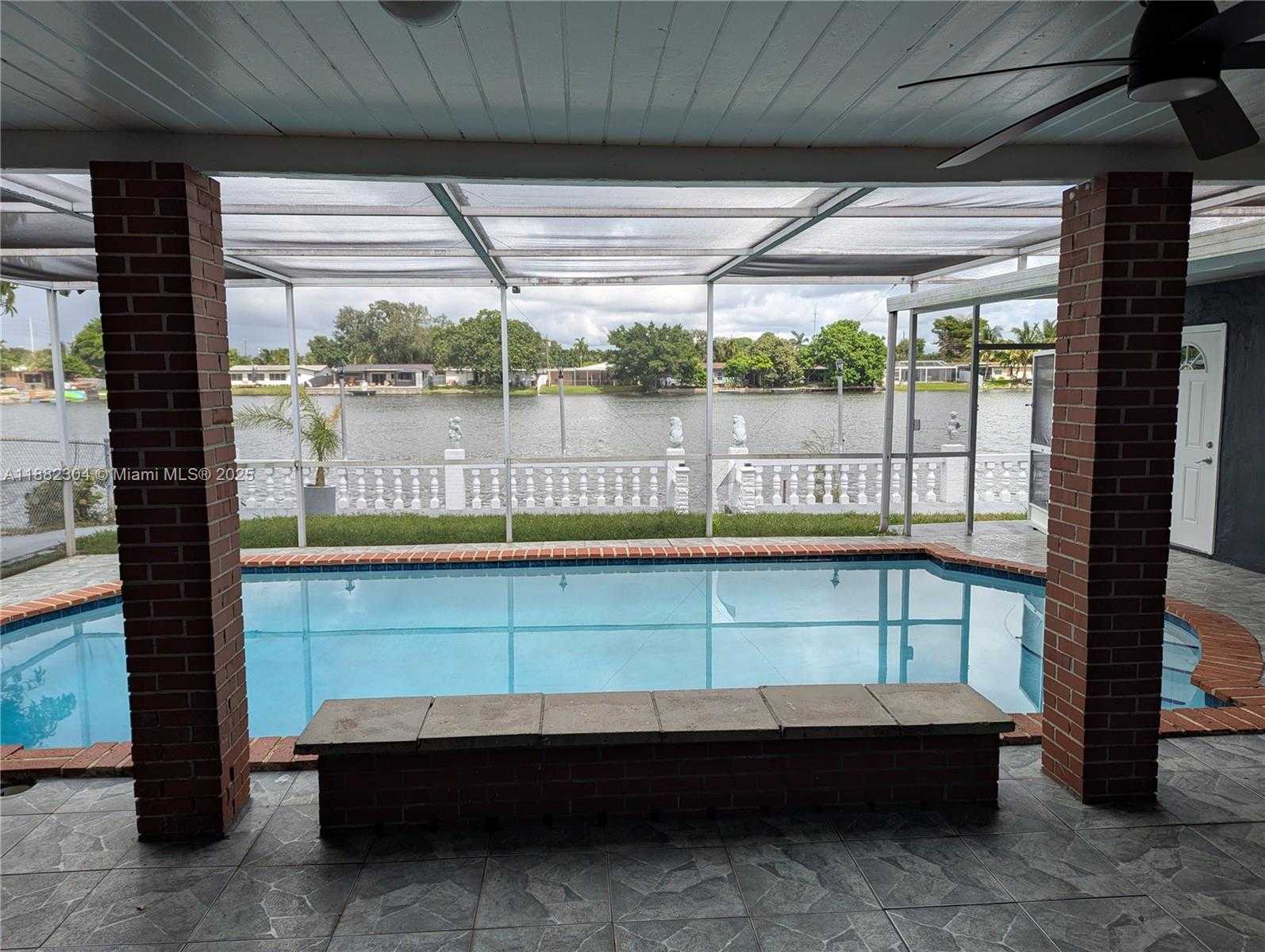 Small Image of 6757 ROSE DR, Miramar Number 13