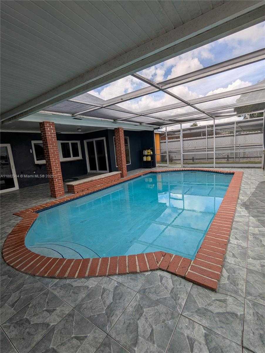 Small Image of 6757 ROSE DR, Miramar Number 14