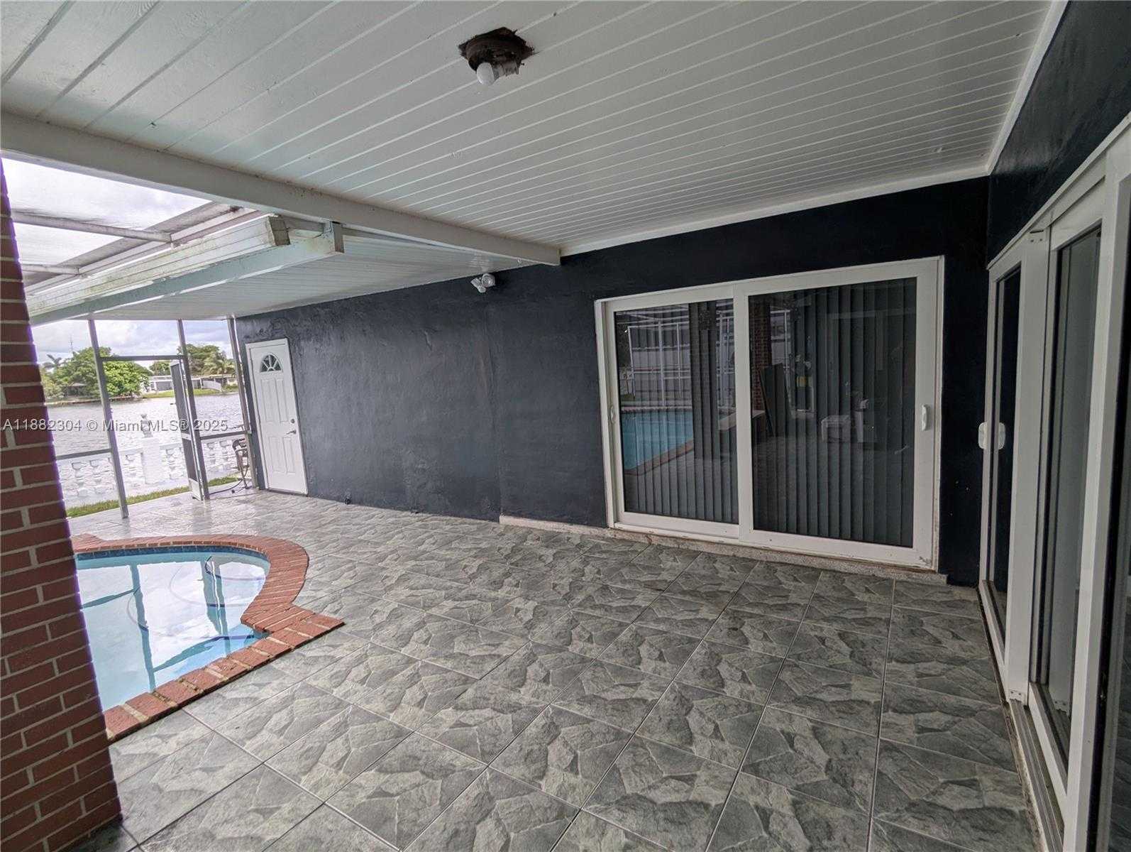 Small Image of 6757 ROSE DR, Miramar Number 15