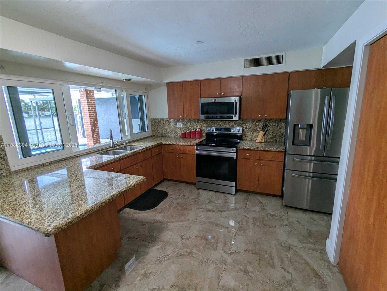 Small Image of 6757 ROSE DR, Miramar Number 18