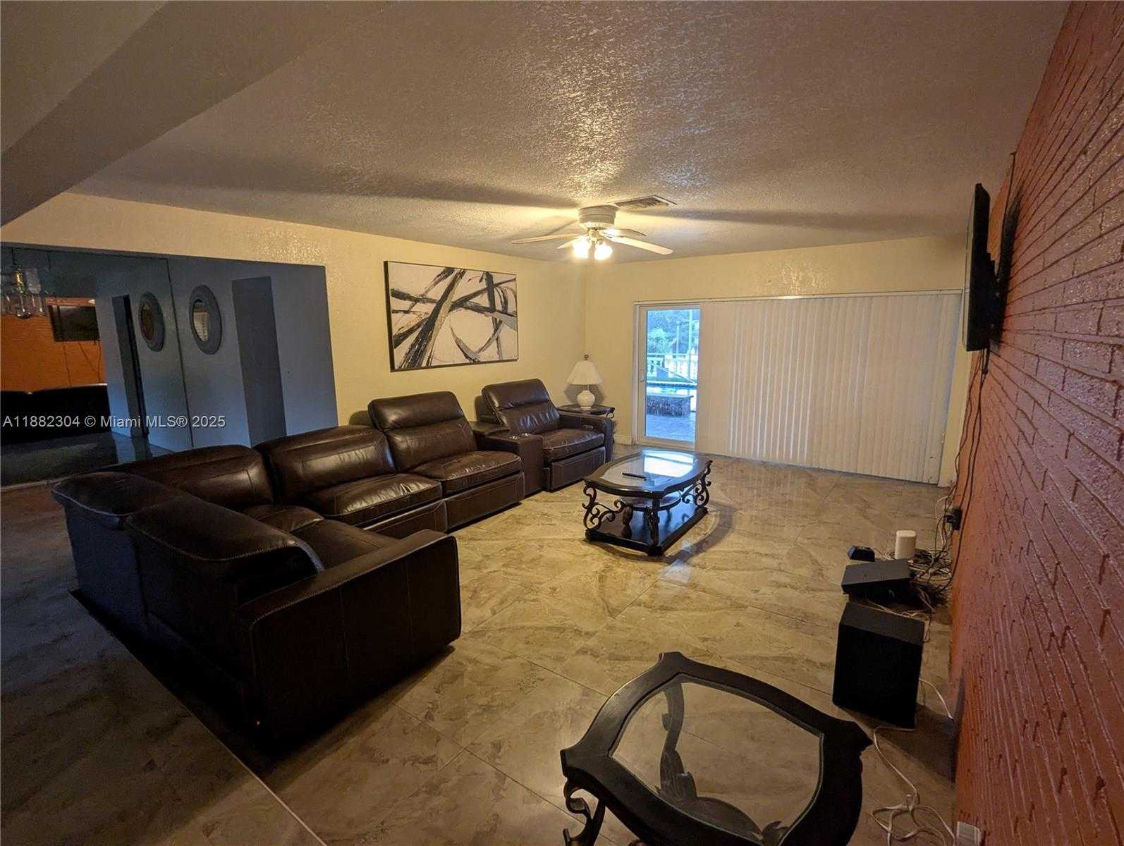 Small Image of 6757 ROSE DR, Miramar Number 26