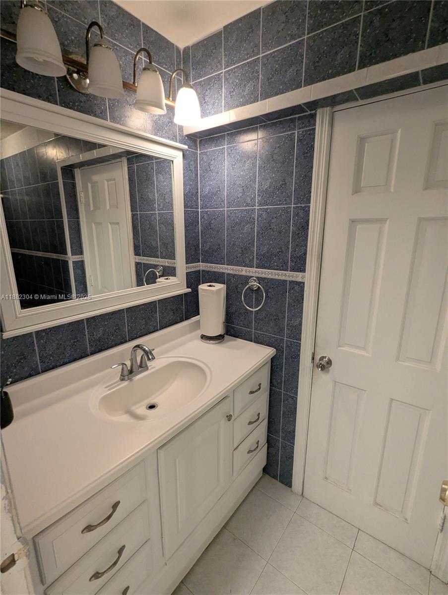 Small Image of 6757 ROSE DR, Miramar Number 27