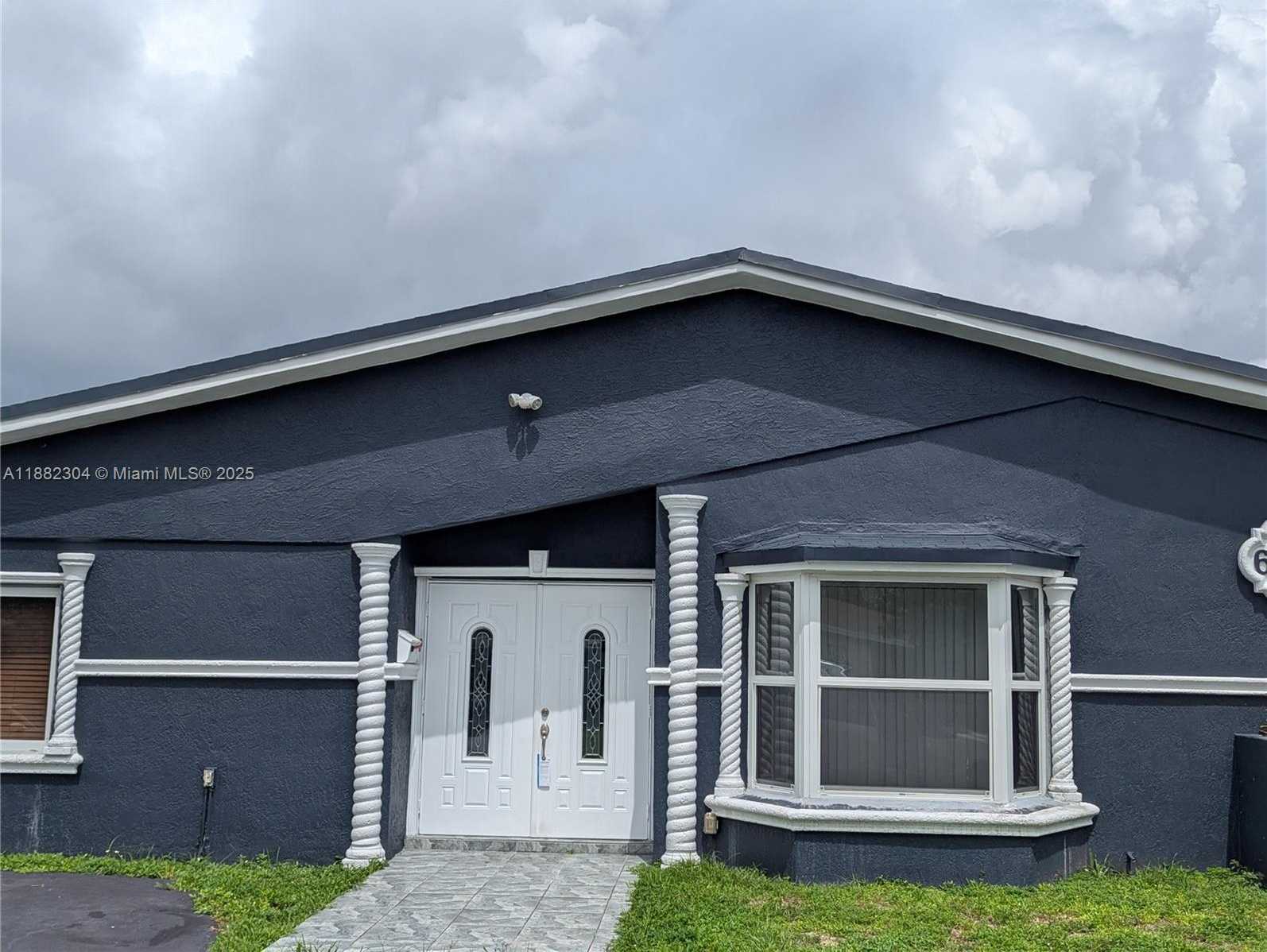 Small Image of 6757 ROSE DR, Miramar Number 36