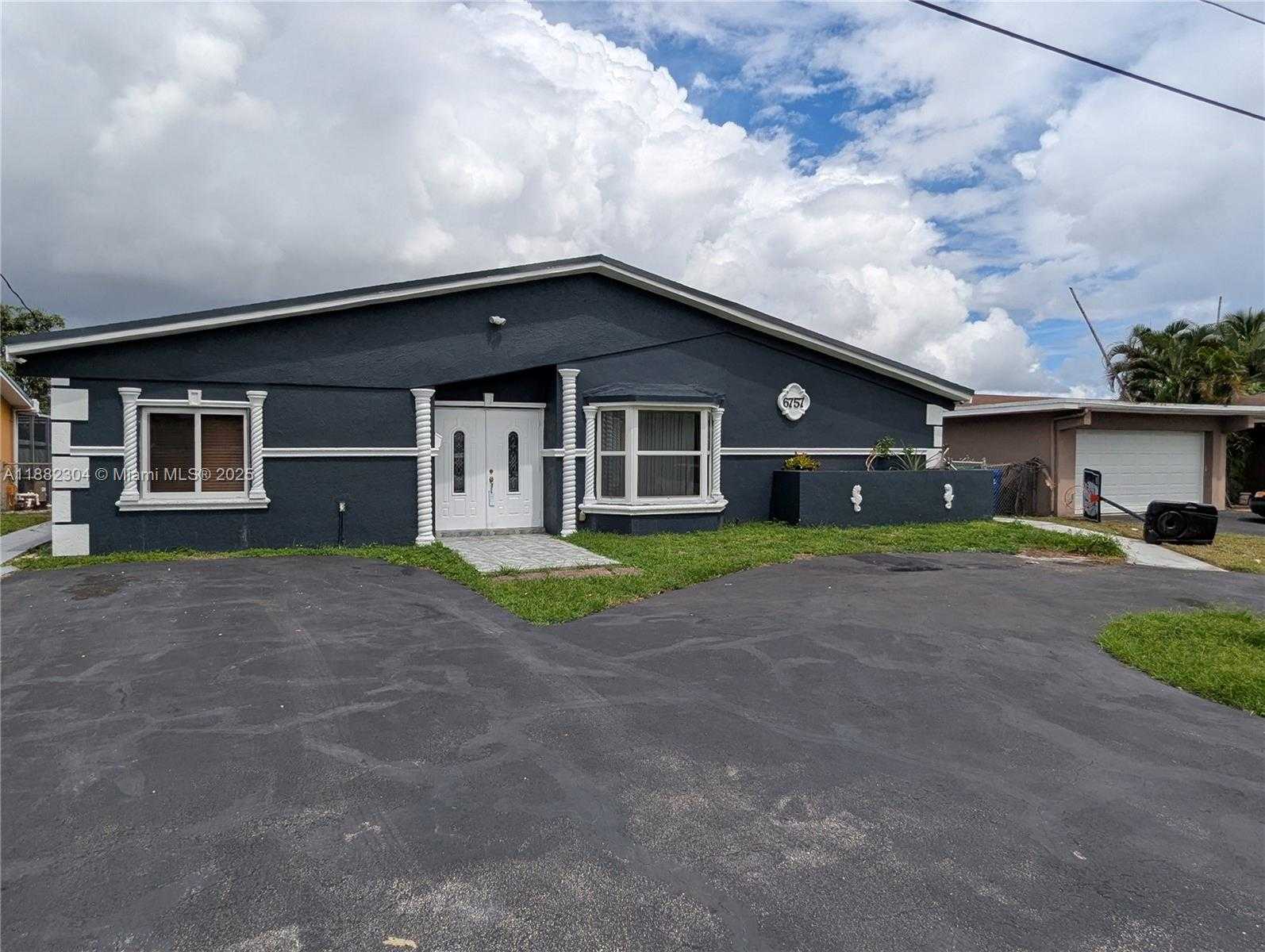 Small Image of 6757 ROSE DR, Miramar Number 38