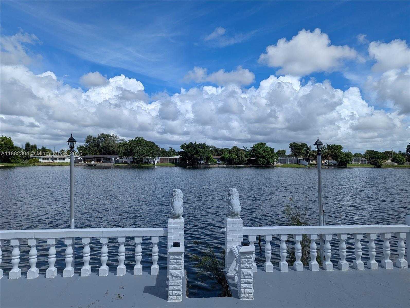 Small Image of 6757 ROSE DR, Miramar Number 40