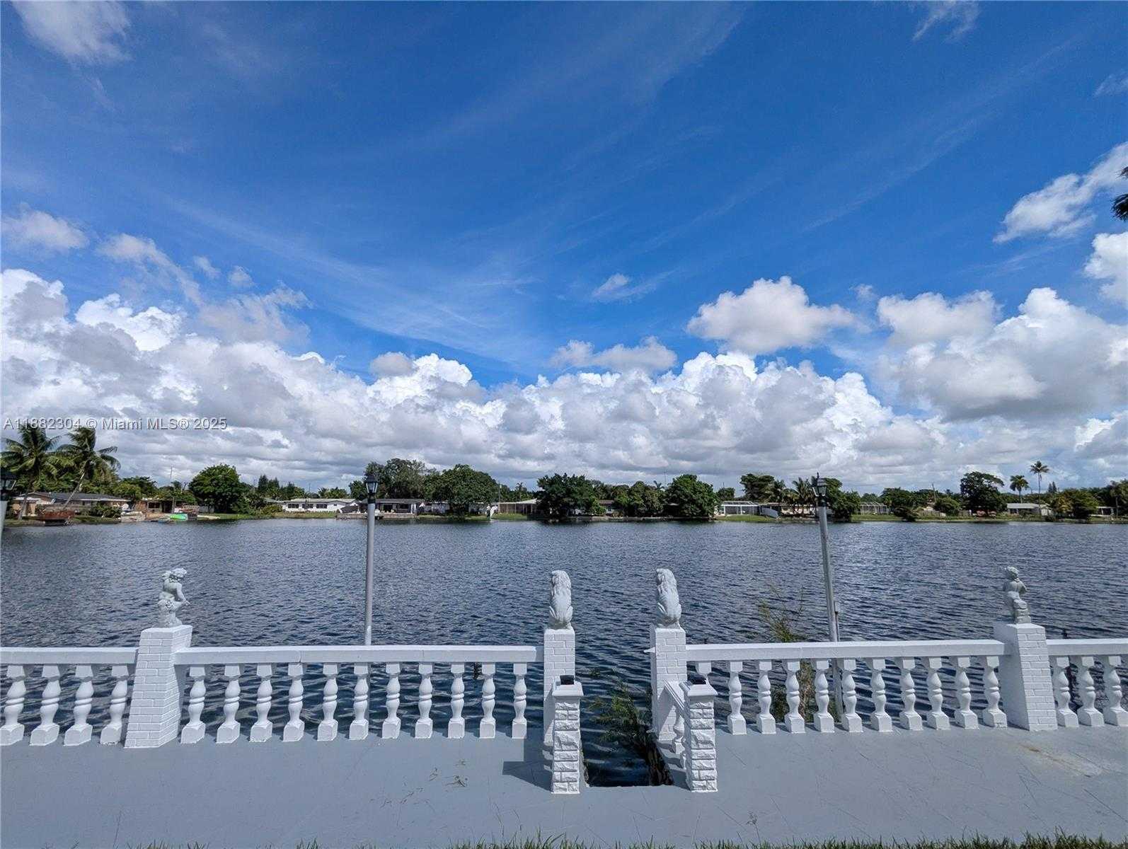 Small Image of 6757 ROSE DR, Miramar Number 41