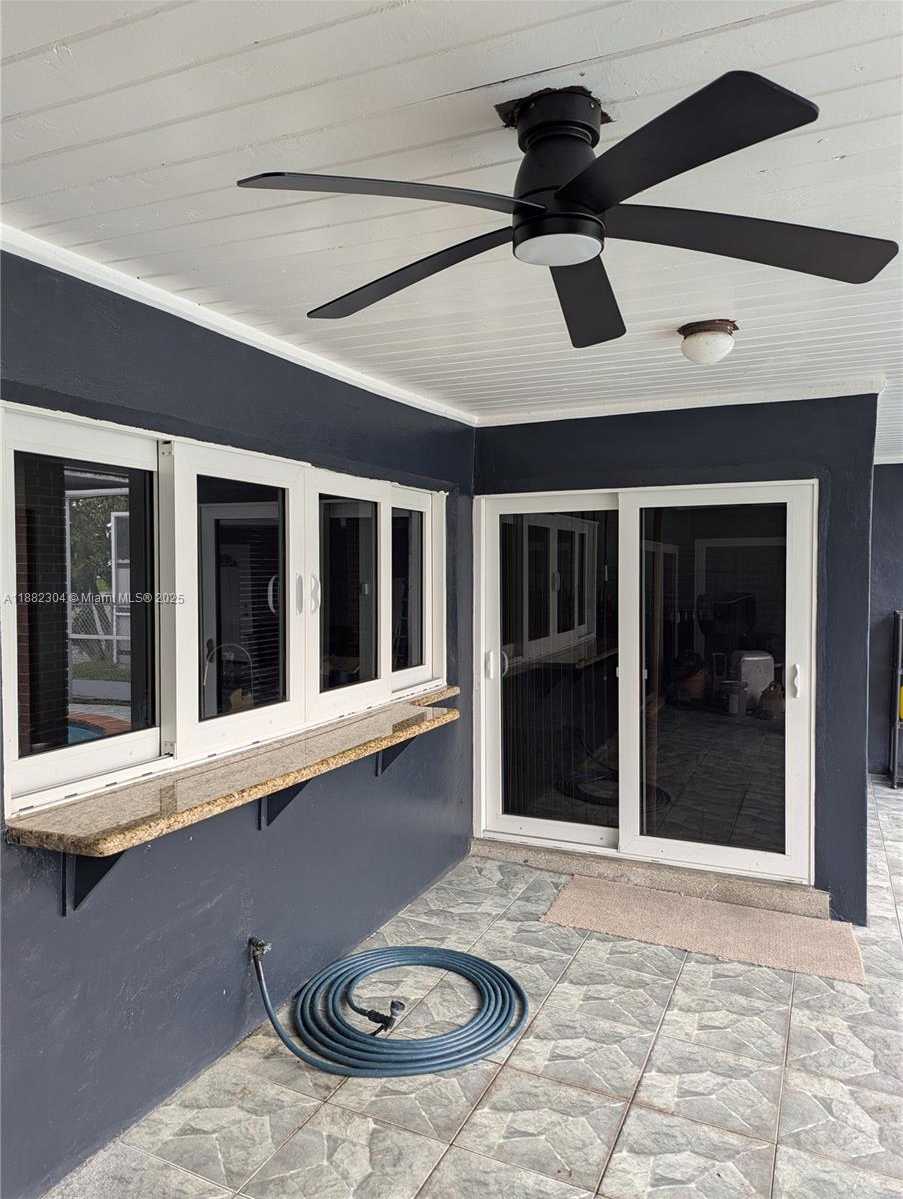 Small Image of 6757 ROSE DR, Miramar Number 9