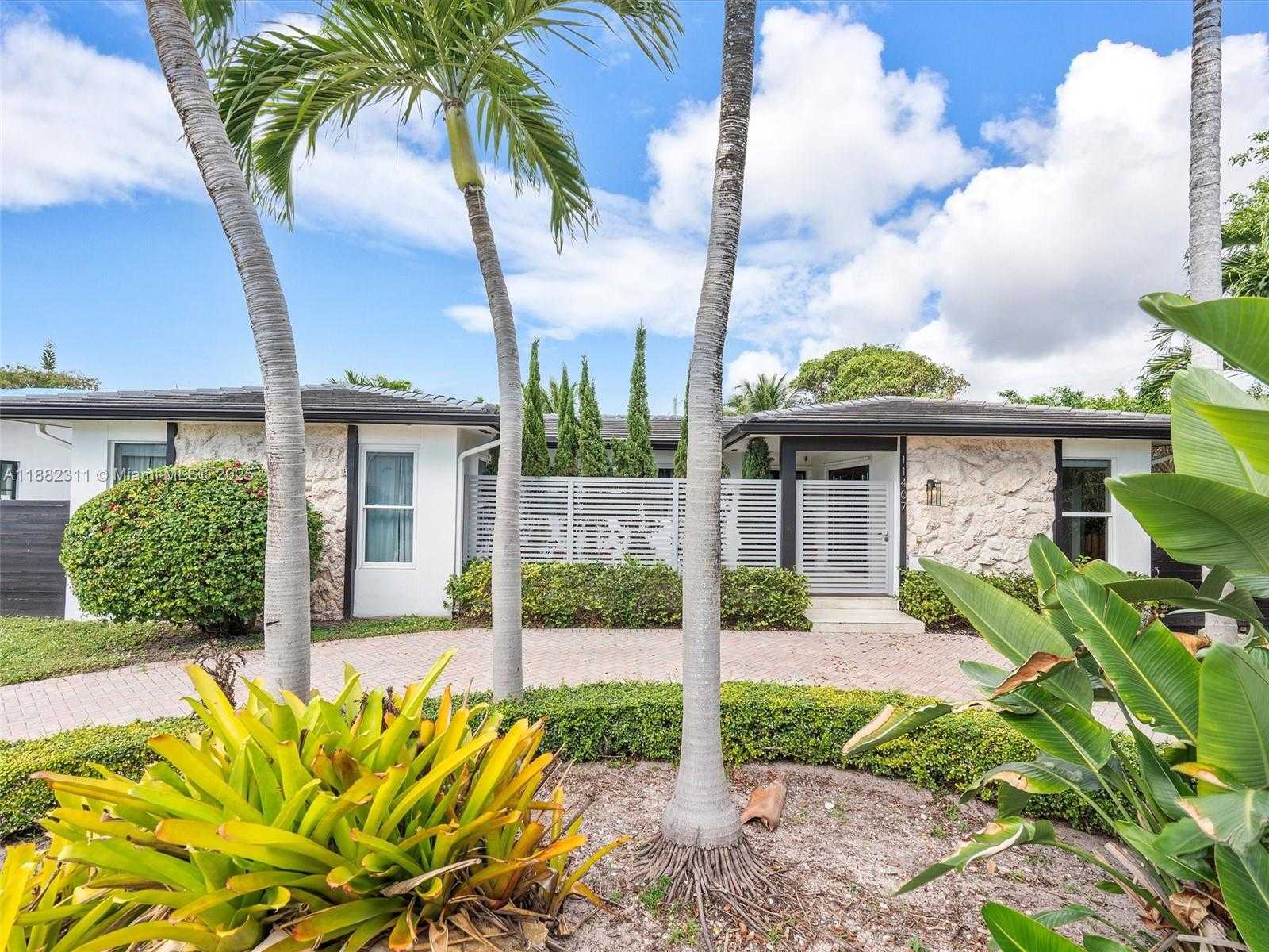 Small Image of 11407 NORTH BAYSHORE DR, North Miami Number 2