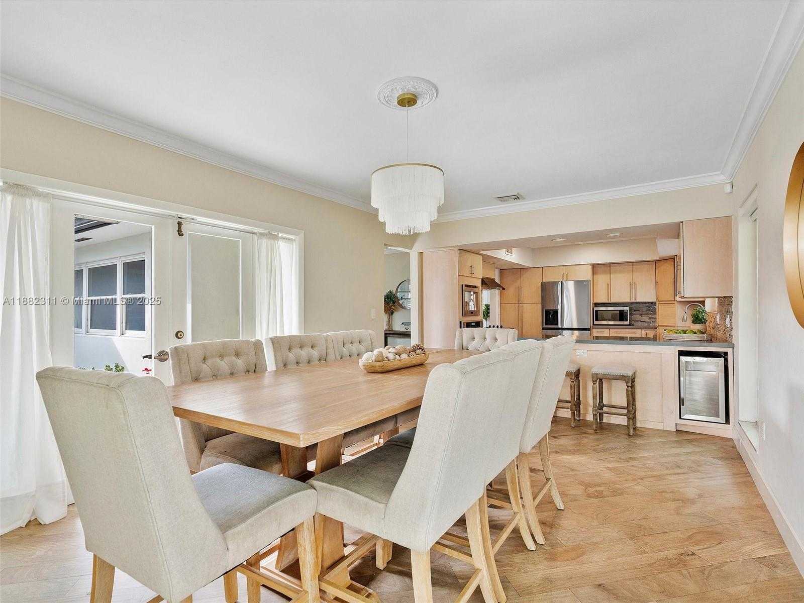 Small Image of 11407 NORTH BAYSHORE DR, North Miami Number 22