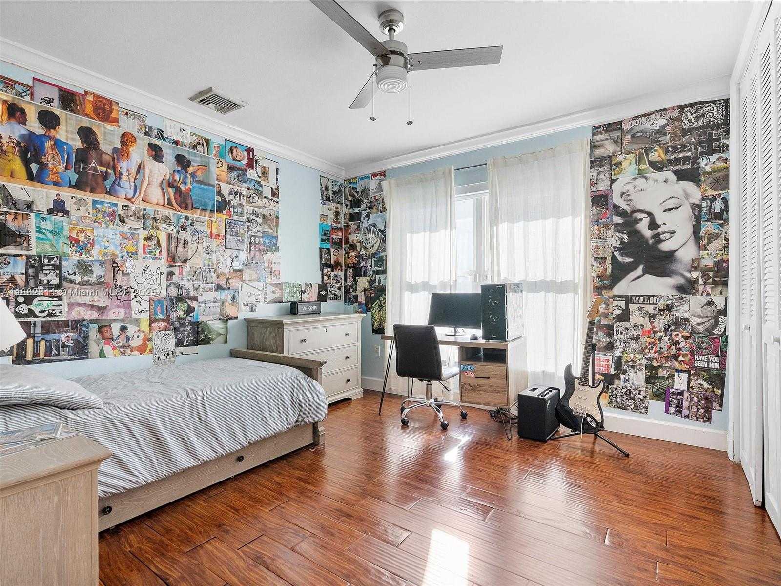 Small Image of 11407 NORTH BAYSHORE DR, North Miami Number 32